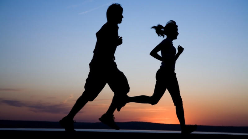 Joggen oder Walken - was ist besser?